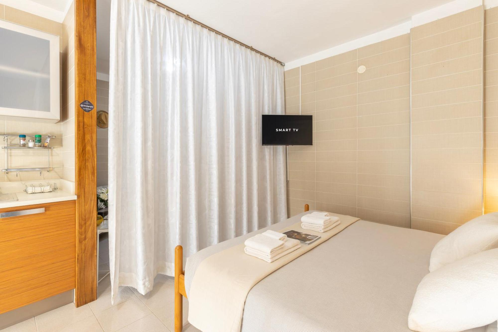 Ice Apartment - Free Wifi Quartu Sant'Elena Exterior photo
